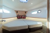 Bavaria E34 Fly - Bow Cabin